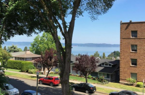 Pacific View, Best Area, 2 Baths, 2 Bedrooms, WD, Jacuzzi Bath, New Carpet, Balcony, View, 925sf